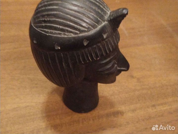 Статуэтка из камня