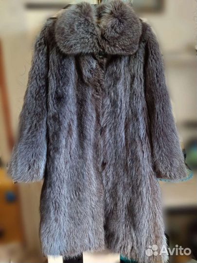 Шуба из меха енота 50-52р