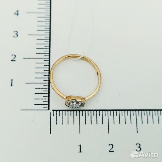 Золотое кольцо с бриллиантом 17р