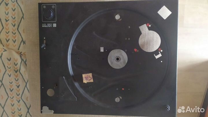 Стол от проигрывателя виниловых пластинок Вега-119