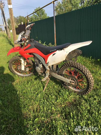 Продам кроссовый мотоцикл Motoland XR250