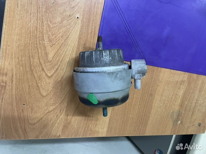 Подушка двигателя audi A6 C6 3.0 TDI 4F0199379H