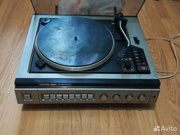 Проигрыватели винила Арктур 006 и Вега 109 стерео