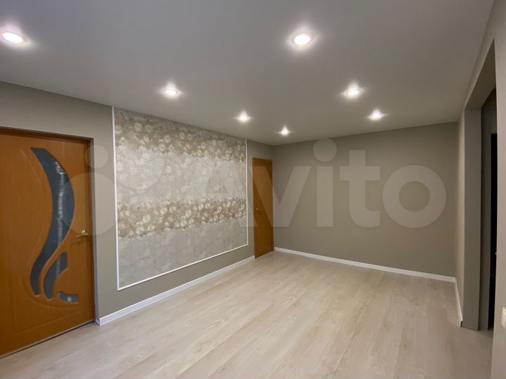 2-к. квартира, 46 м², 1/3 эт.