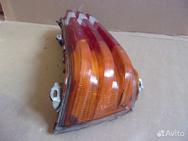 Мерседес W 123, задний правый фонарь