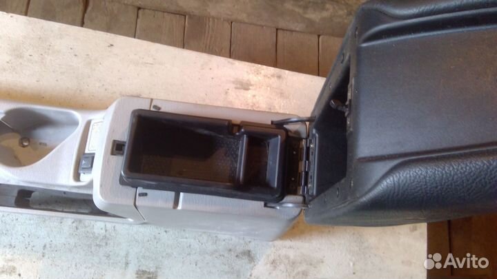 Подлокотник на Chevrolet Lacetti