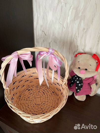 Подарочная плетеная корзина
