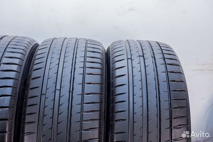 Michelin Pilot Sport EV 255/45 R22 и 285/40 R22 107V