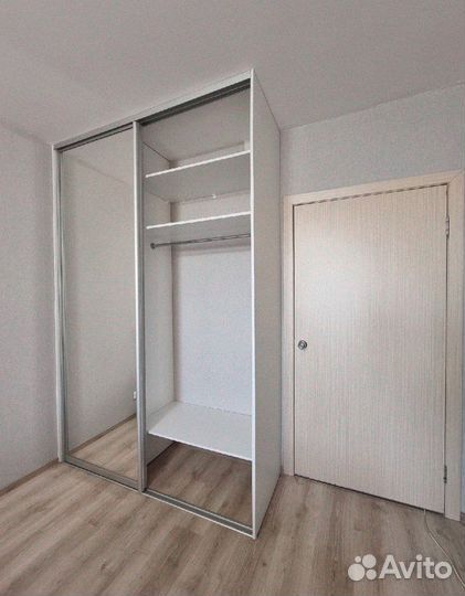 Шкаф купе новый с зеркалом