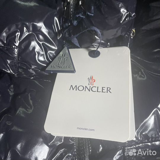 Пуховик Moncler