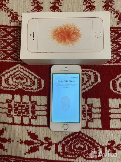 iPhone SE 32 Rose Gold Отличный, новая батарея