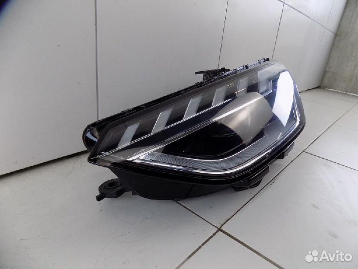 Фара левая Audi A4/RS4