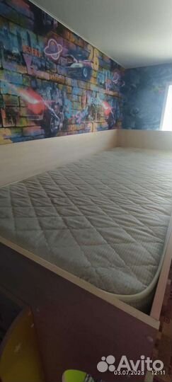 Кровать-чердак детская со столом и шкафом