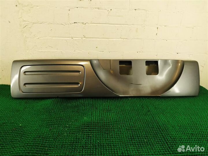 Накладка крышки багажника Honda CR-V 2 (RD5) 2005