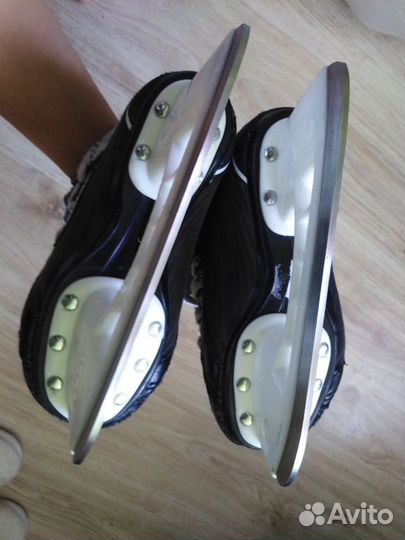 Хоккейные коньки Bauer Supreme S140 -10 R