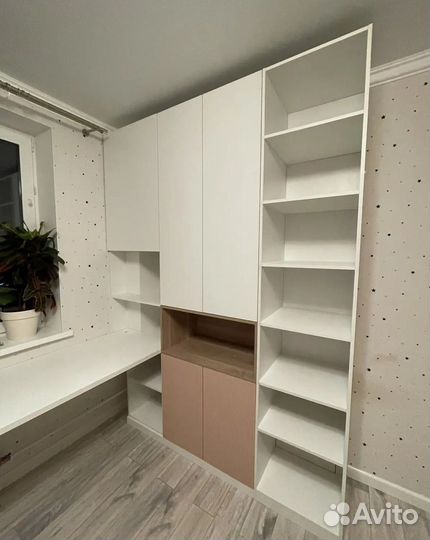 Зеркальный шкаф