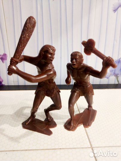 Военная техника,солдаты, пещерные люди Пакетом