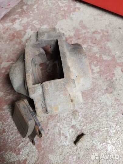 Тормозной диск с суппортом задний