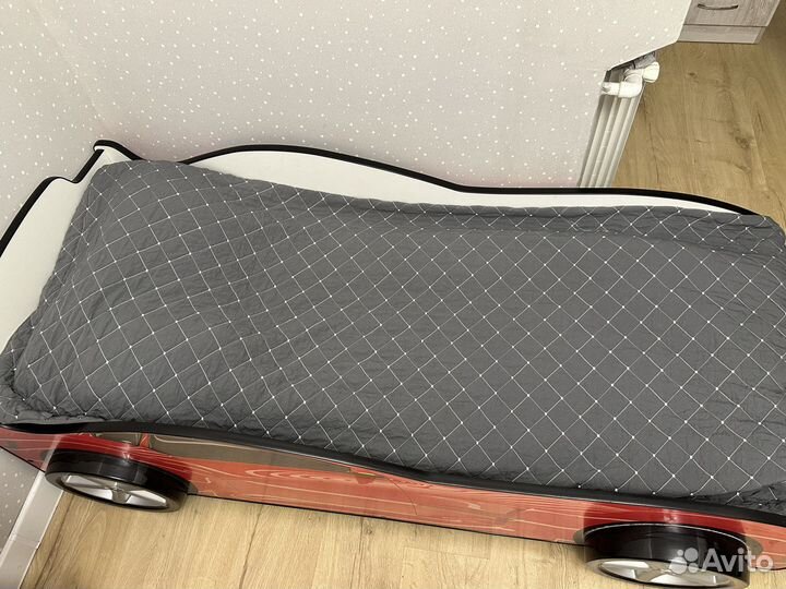 Детская кроватка машинка