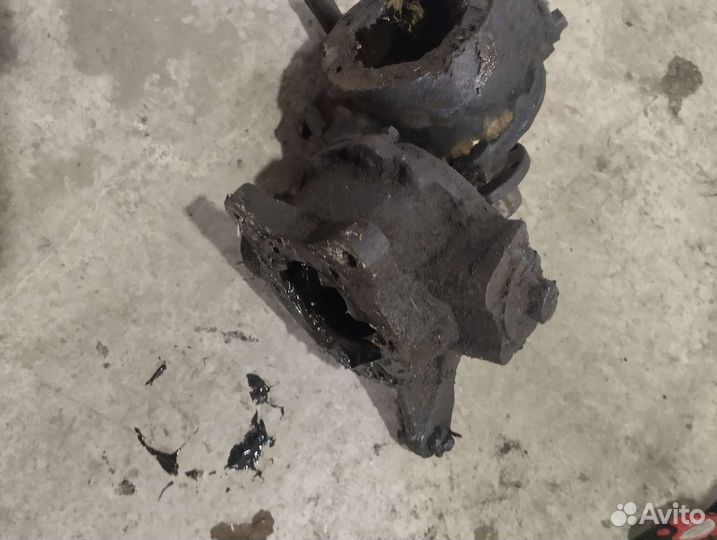 Поворотный кулак на УАЗ