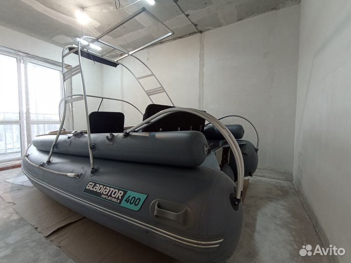 Лодка E400JET