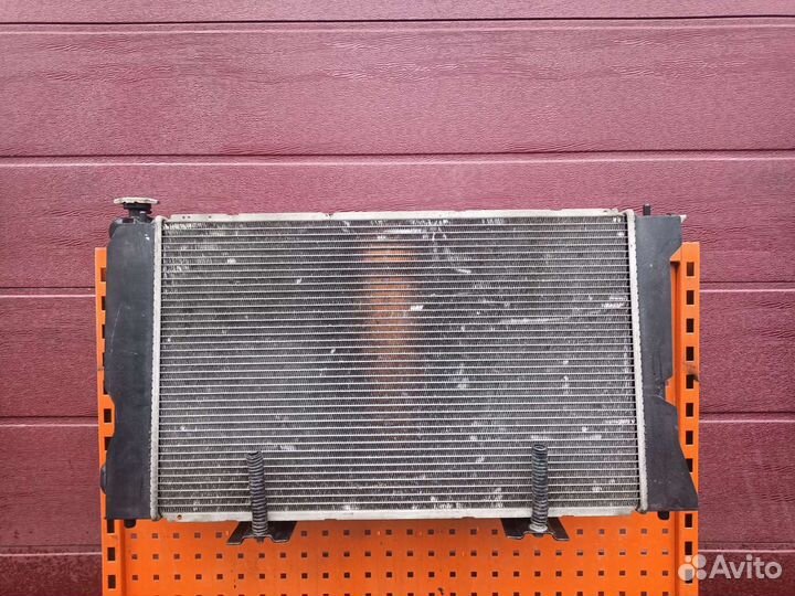 Радиатор Toyota Corolla verso
