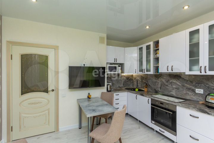 2-к. квартира, 60,6 м², 13/18 эт.