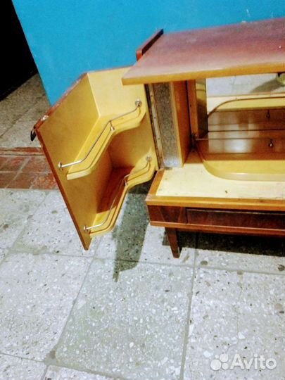 Тумба-бар +подсветка бу винтаж/антиквариат/Румыния