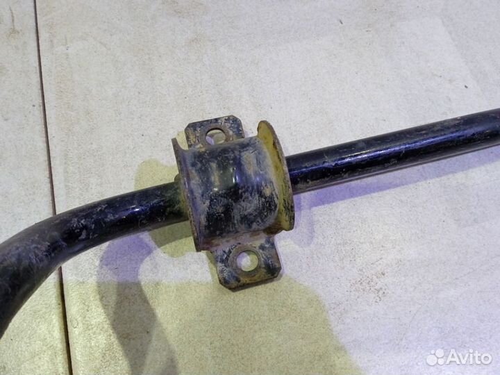 Стабилизатор передний