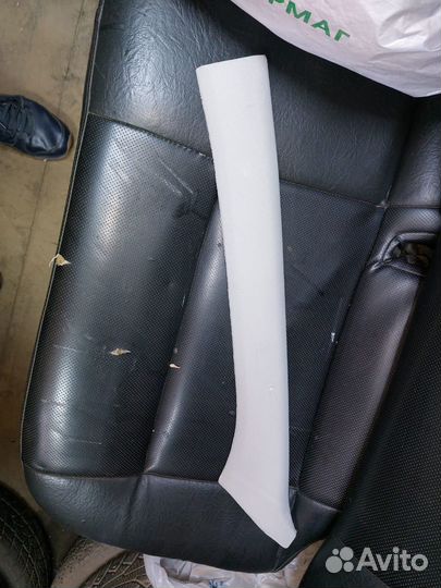 Обшивка передней стойки Volkswagen Passat B5+