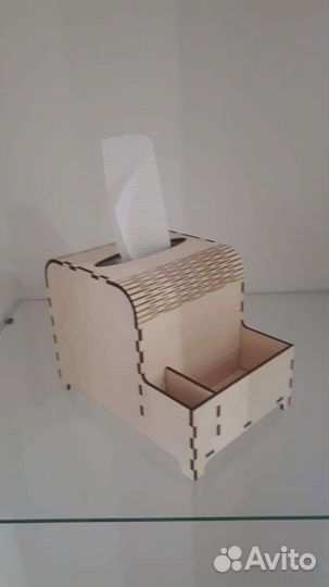 Лазерная резка оргстекла фанеры