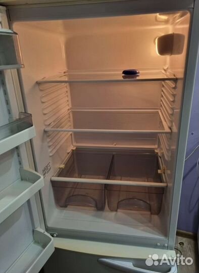 Холодильник бу Атлант