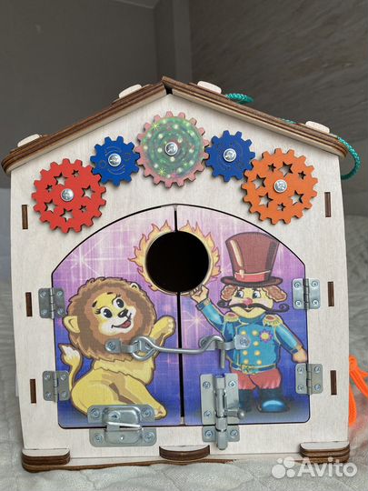 Бизиборд домик со светом большой