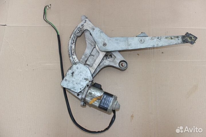 Стеклоподъемник задний левый Mercedes S-Class W126