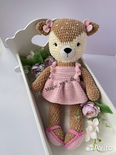 Вязаные игрушки ручной работы с метрикой олененок