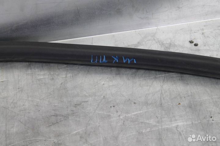 Уплотнитель кузова передней правой двери Chevrole