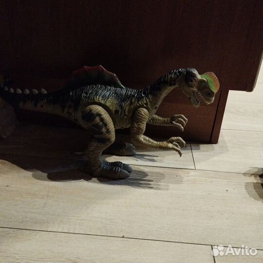Игрушка динозавр