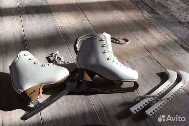 Профессиональные фигурные коньки