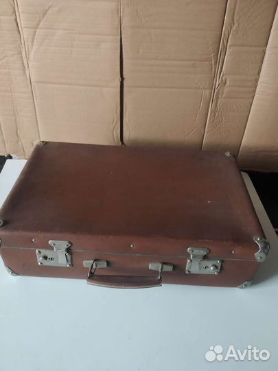 Чемодан старинный