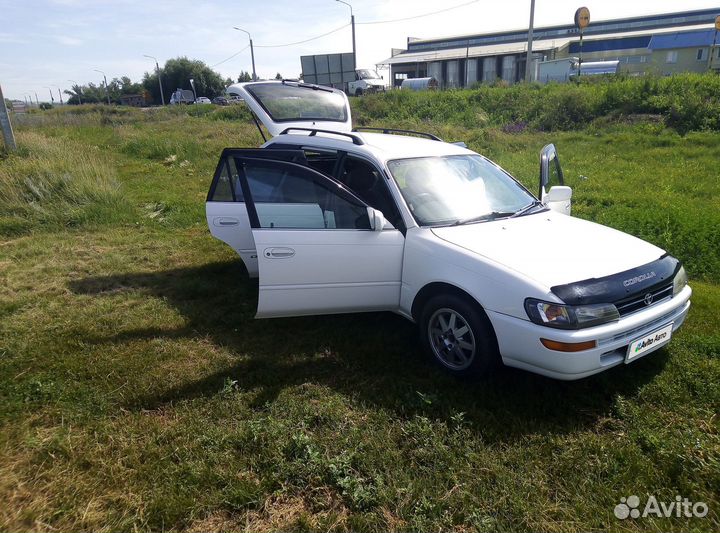 Toyota Corolla 1.5 AT, 1997, 325 500 км