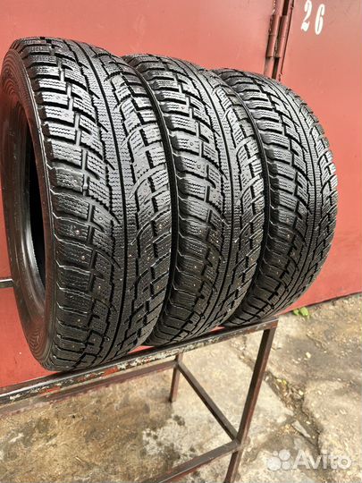 Kumho I'Zen RV Stud KC16 215/70 R16 100T