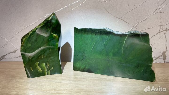 Спилы из нефрита в коллекцию