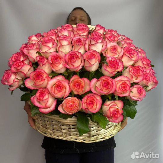 Цветы Розы корзина/длинные розы Эквадор доставкой