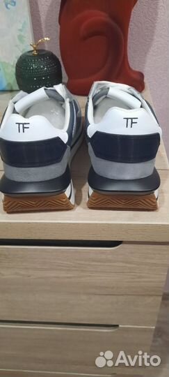 Кроссовки женские 38 размер новые