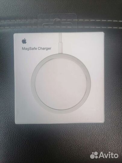 Беспроводная зарядка Apple MagSafe Charger