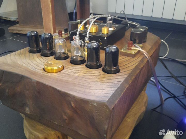 Виниловый проигрыватель