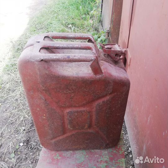 Канистра для бензина 20л