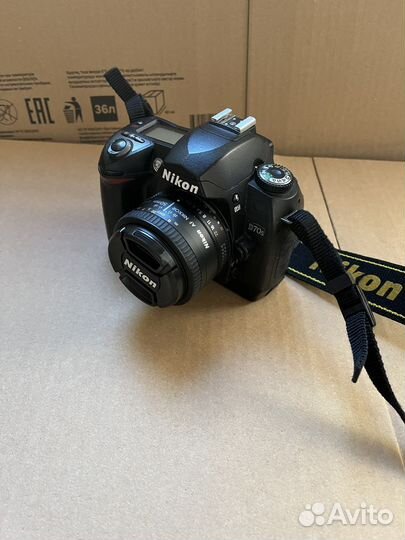 Зеркальный фотоаппарат nikon d70s