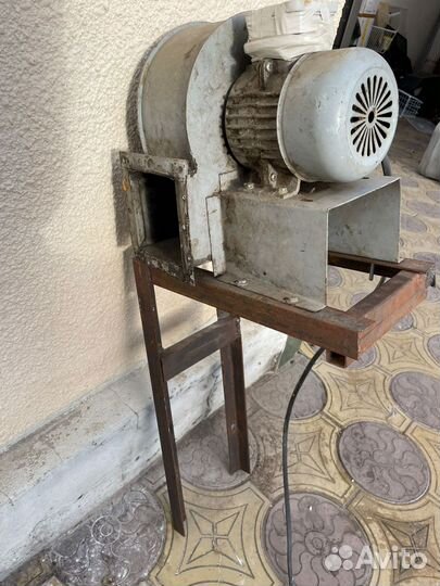 Вытяжка для пекарни или кухни