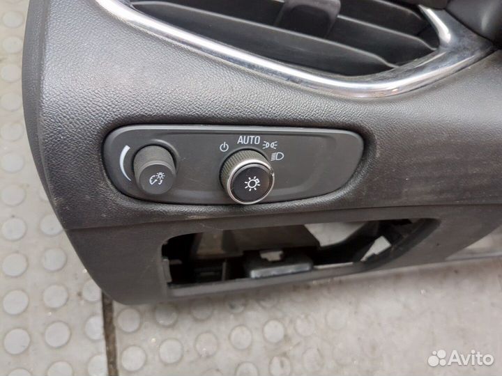 Панель передняя салона Chevrolet Malibu 2018, 2019